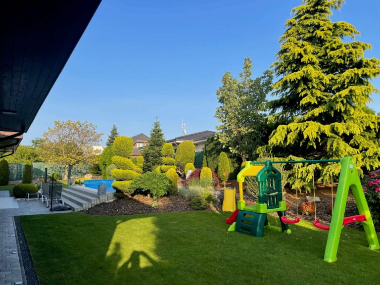 Jak se nejlépe starat o trávník na zahradě