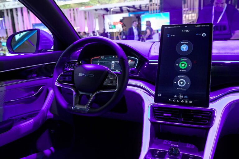 Tesla Model Y vs. BYD Seal – Velký test