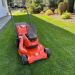 Hustý trávník: Sekání trávy 2x týdně