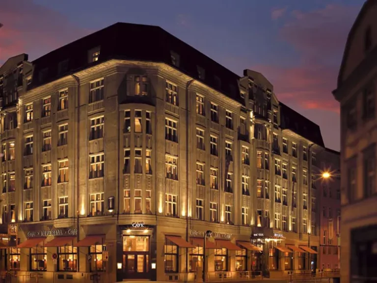 Art Deco Imperial Hotel v Praze: Luxusní nemovitost na prodej, ale za jakou cenu?