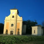 Šikmý kostel Karviná: Duchové a historie