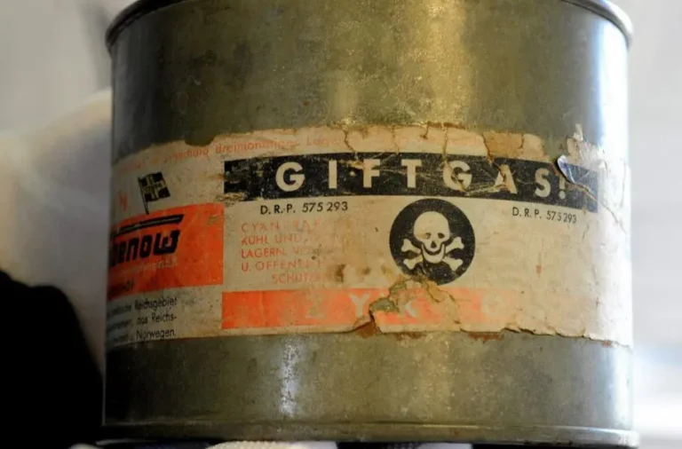 Cyklon B: Nacisté a jejich zvrácená zbraň