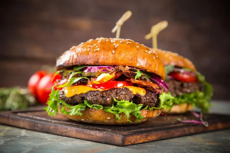 Proč se hamburger jmenuje hamburger?