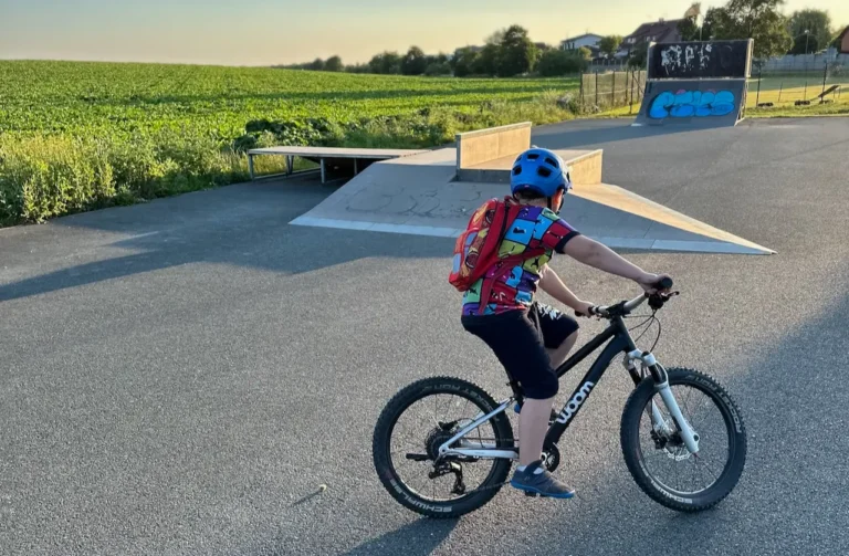 Jak daleko a jak dlouho na kole s dětmi?