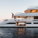 10 nejlepších míst pro plavbu na luxusní jachtě