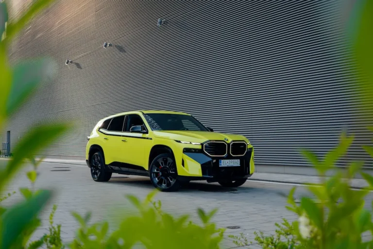 BMW XM: SUV pro ty, kteří chtějí být výjimeční