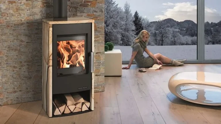 Jak vybrat krbová kamna? Materiál, výkon, účinnost