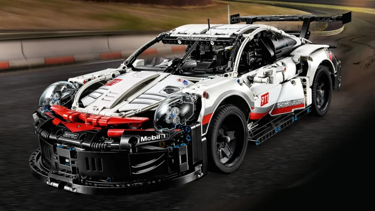 Postavte si vlastní Porsche 911 RSR s LEGO Technic 🛞