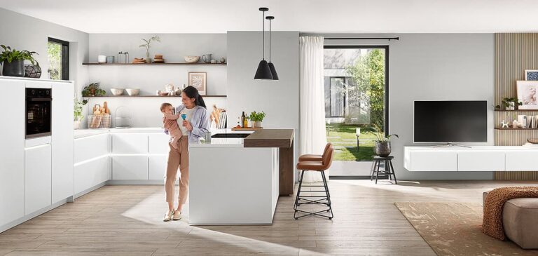 Nejlepší podlahy do kuchyně: Vinyl, dřevo, laminát či dlažba