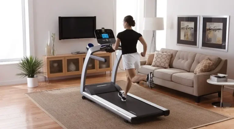 Jak vybrat chodící pás pod stůl? Chůze při práci i doma