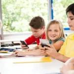 Zákaz mobilů ve škole: 12 argumentů pro a proti 📵