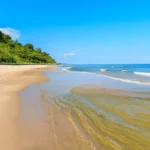 10 nejkrásnějších pláží Baltu: Objevte kouzlo Polska 🔆