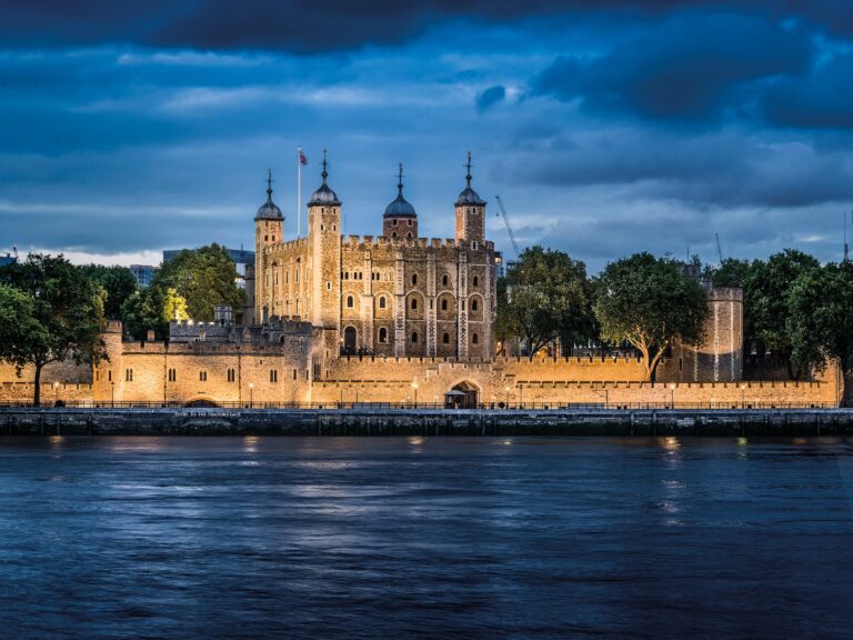 Tajemný London Tower: Historie, legendy a poklady 🏰✨