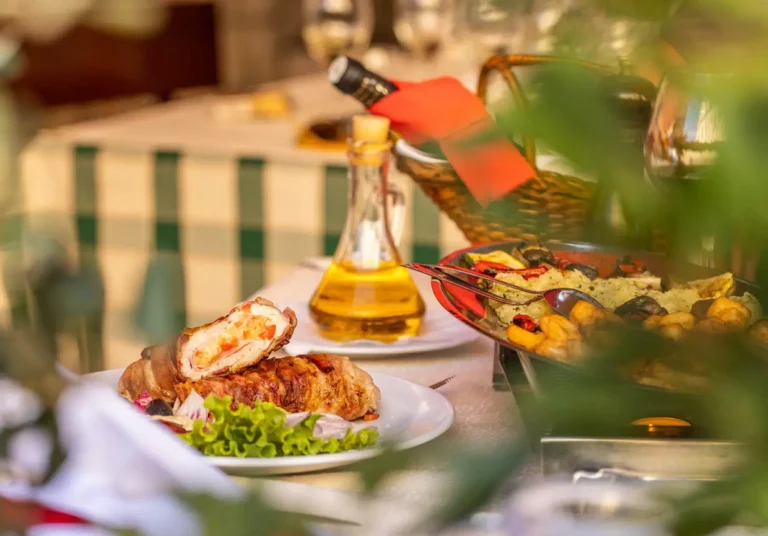 10 Tipů na nejlepší restaurace ve Splitu: To musíte zkusit!