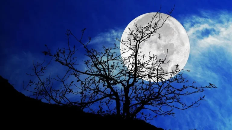 Kalendář úplňků 2025: Měsíc, Emoce, Astrologie