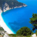 Valentýn u moře: Romantická symfonie vln a nekonečné slunce