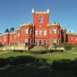 Hrádek u Nechanic: Perla anglické novogotiky v srdci Čech