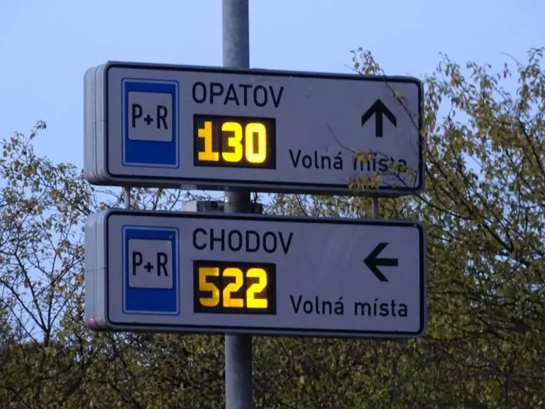 Kde zaparkovat v Praze bez stresu? Přehled P+R parkovišť 🅿️