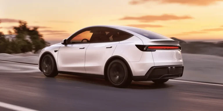 Tesla aktualizace 2025.8: Co nového přináší, proč se mi líbí