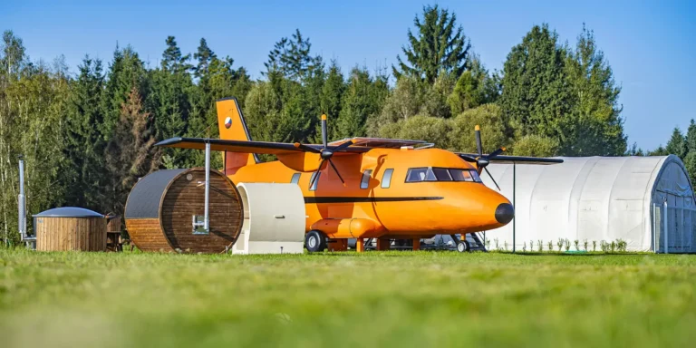 TIP #18: Originální pobyt v letadle, wellness, víno i sauna!