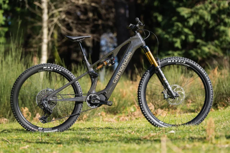 Nový Cannondale Moterra: Karbon, Bosch a 800Wh síla baterky