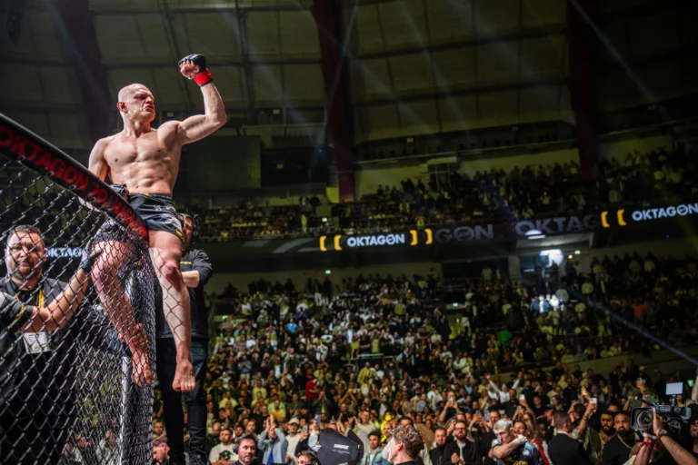 OKTAGON 70 z gauče a velké TV? Jasně, fandím Hambáčovi!