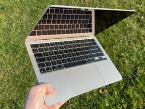 TIP #53: Tenký, chytrý a teď i se slevou 28%. MacBook Air M3
