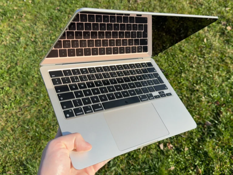 TIP #53: Tenký, chytrý a teď i se slevou 28%. MacBook Air M3