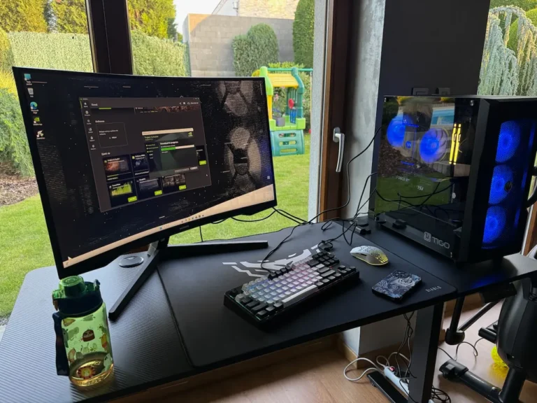 Recenze TIGO Ultimate R5, 32GB, RTX 5070, Samsung Odyssey 32