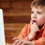 Když děti začnou googlit „zakázaná témata“. Co s tím dělat?