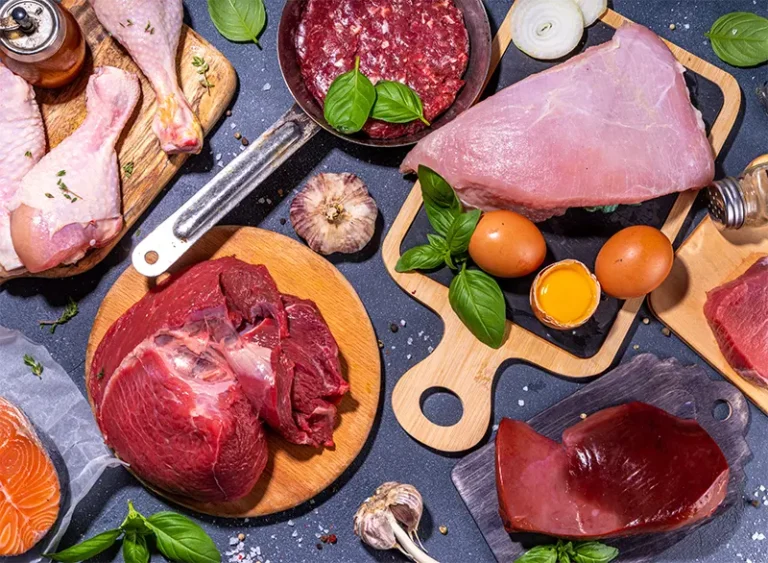 Karnivorní dieta: Co se stane, když jíte jen maso?