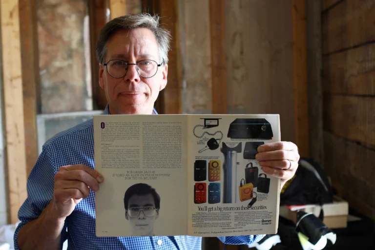 Když Bob Lazar během pár minut změnil svět: Příběh, kterému (ne)chceš věřit