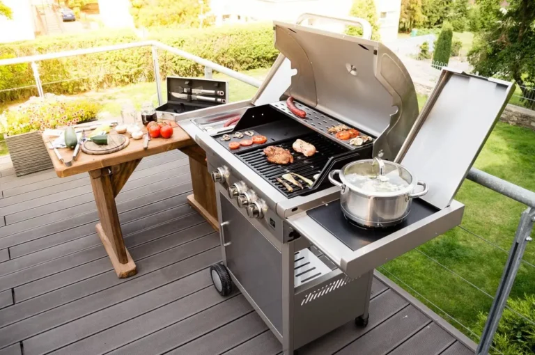 TOP 5 Grilů roku: Weber, Napoleon, Nexgrill a Campingaz