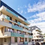 Realitní šílenství v Praze: Hypotéka, makléři a kompromisy