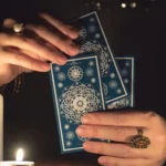 Výklad karet: proč v něm jedni vidí cestu a druzí iluze?