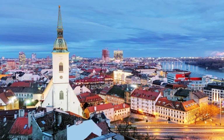 Finanční realita v Bratislavě: Stačí 1700 € na pohodu?