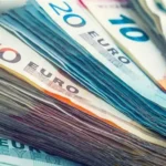 Výhody a nevýhody přijetí eura v ČR: Má to smysl? Má Analýza