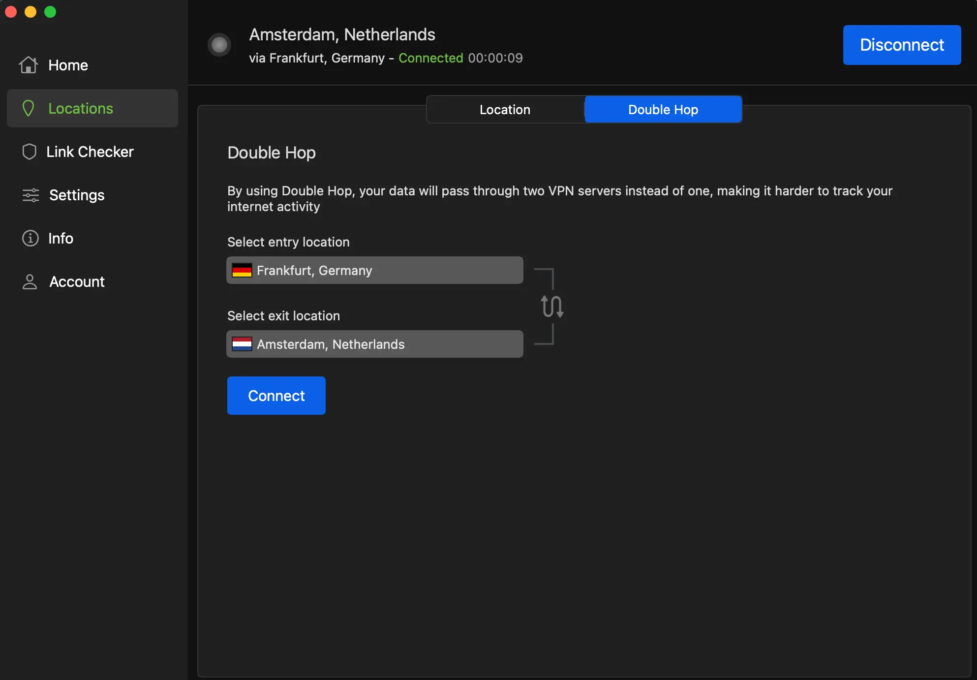 Ukázka nastavení funkce Double Hop v aplikaci IPVanish – zvolen vstupní server ve Frankfurtu a výstupní server v Amsterdamu. Připojení je aktivní a zajišťuje dvouvrstvou anonymitu.