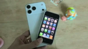 Od 2 MPx ke kosmické oranžové: iPhone 2G vs. 17 (2007-2025)