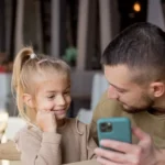 Jak sebe i děti chránit na internetu a veřejných WiFi? Návod