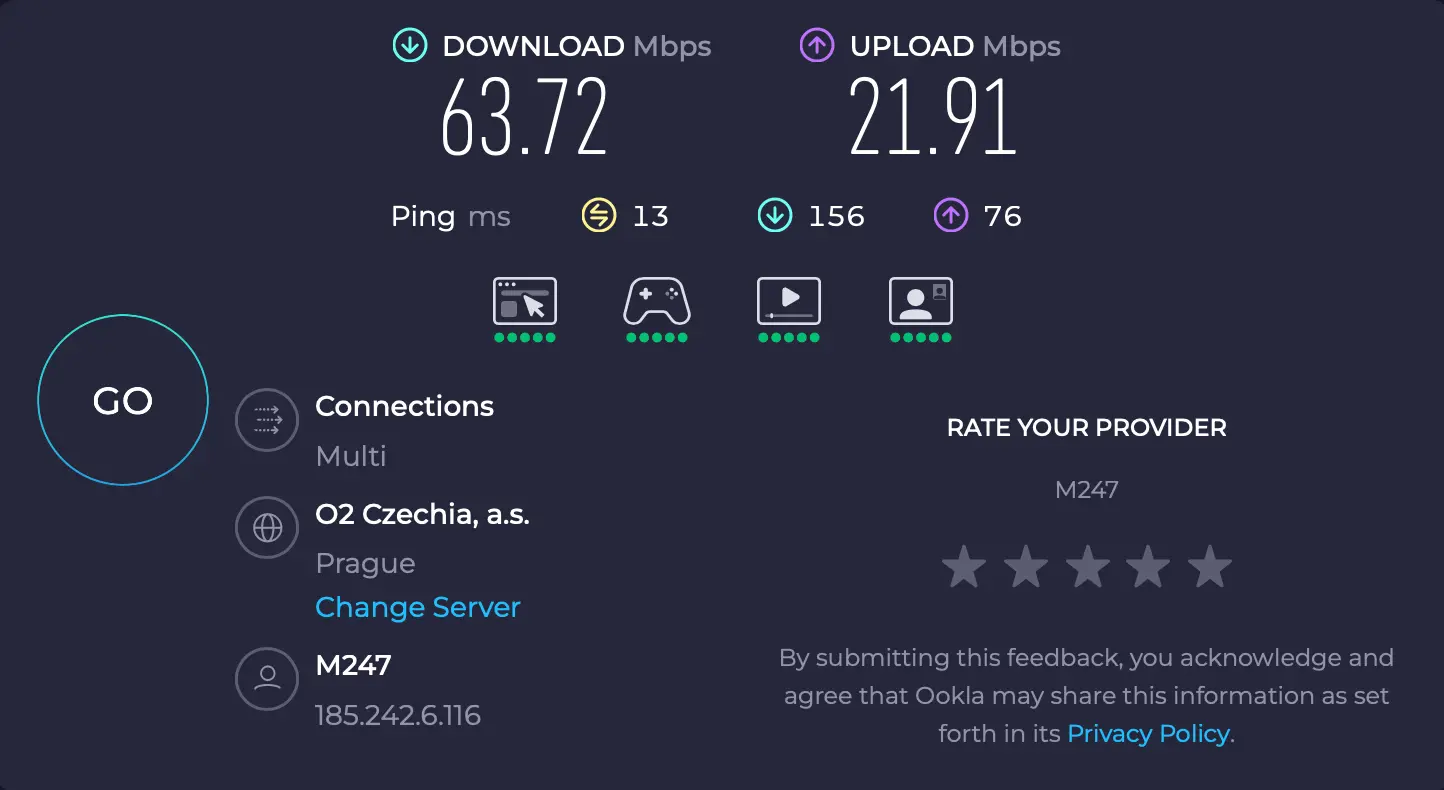 Měření rychlosti s aktivní VPN Surfshark – připojeno přes server v Praze, výsledky: download 63 Mb/s, upload 21 Mb/s, plynulé streamování.