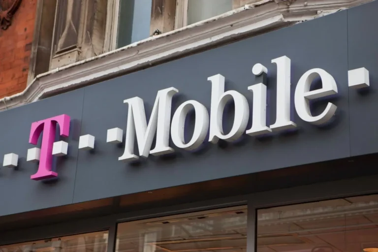 Šmíruje vás T-Mobile? Ano na 100%, a víc než si myslíte!