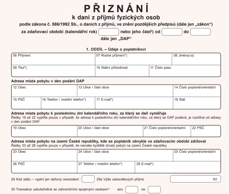 Formulář daňového přiznání pro fyzické osoby, první strana s údaji o poplatníkovi