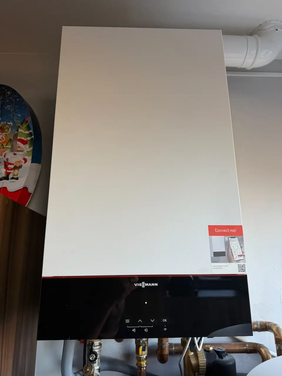 Kotel Viessmann Vitodens 100-W nainstalovaný v technické místnosti