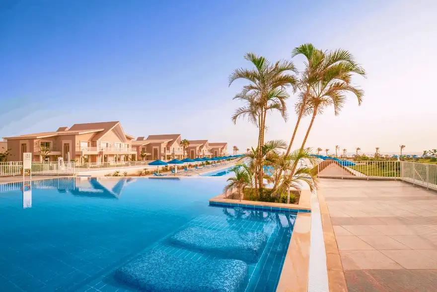 pick albatros | Venclíkovi.cz Bazén u hotelu Pickalbatros s palmami a klidnou atmosférou.