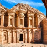 Skalní město Petra: Nejkrásnější místo v Jordánsku
