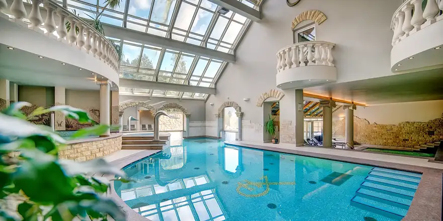 kimczok | Venclíkovi.cz Vnitřní bazén a římské lázně v hotelu Klimczok v Szczyrku