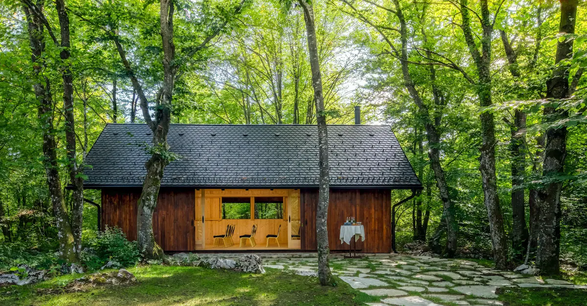 Fenomen Plitvice Resort | Venclíkovi.cz Moderní dřevěná vila Fenomen Plitvice Resort obklopená lesem v klidné části Plitvica Selo