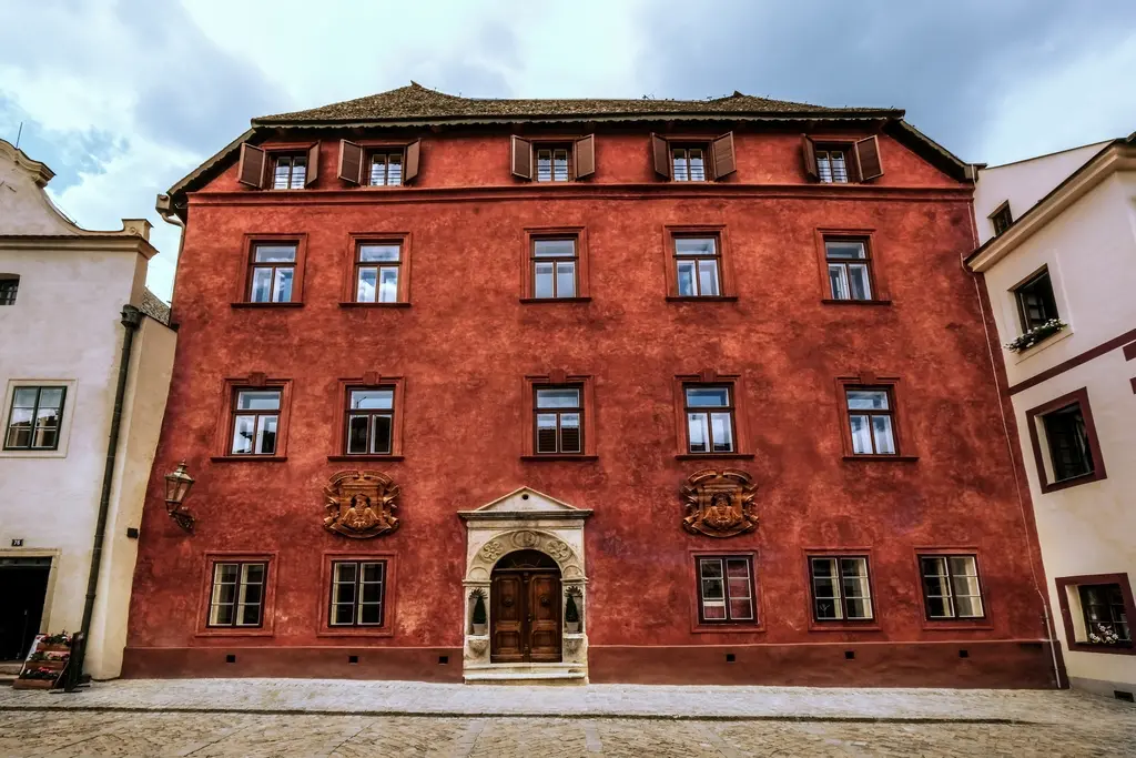 Hotel Ebersbach | Venclíkovi.cz Hotel Ebersbach v Široké ulici v Českém Krumlově, historický dům s mystickou atmosférou