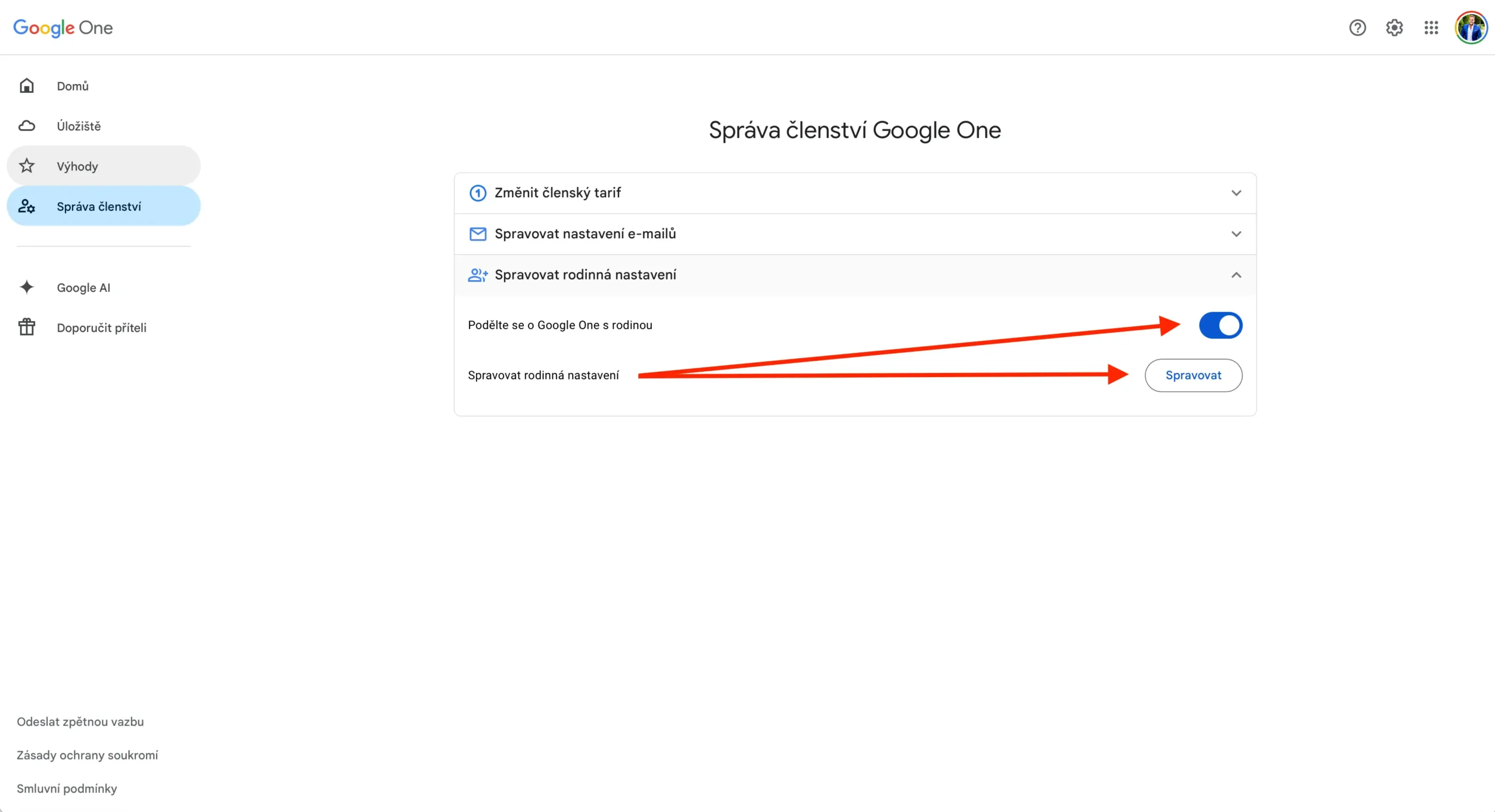 Správa členství Google One | Venclíkovi.cz Zapnutí sdílení v Google One. Modrý přepínač „Podělte se o Google One s rodinou“, který aktivuje AI výhody pro ostatní.